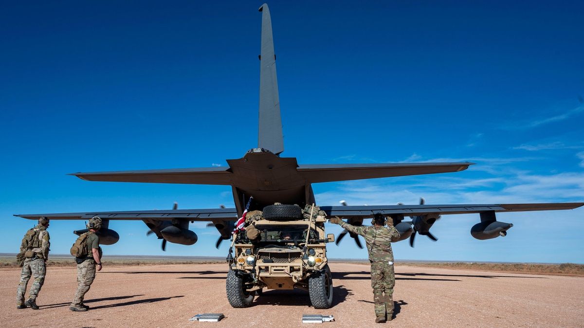 Záchranu amerického pilota v Íránu umožnila improvizovaná základna